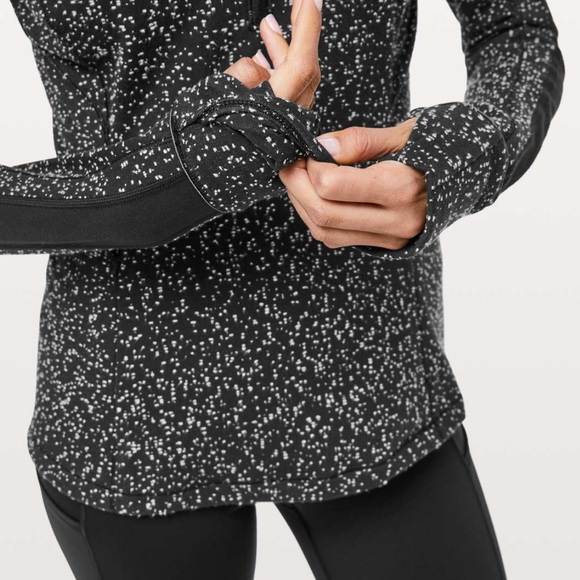 Lululemon Run Briskly 1/2 Zip - Picture 8 of 8